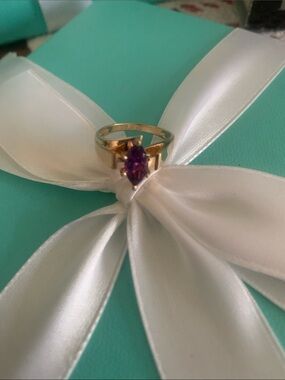 Vintage solid gold ring with real amethyst stone 630